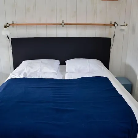 Anna, Strandhuisje Dichtbij Zee & Strand! Apartament *