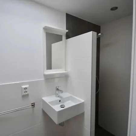 Apartman Anna, Strandhuisje Dichtbij Zee & Strand! *