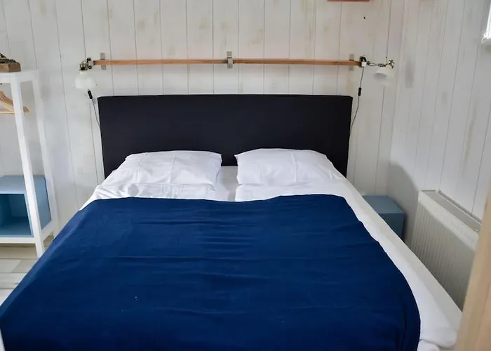 Anna, Strandhuisje Dichtbij Zee & Strand! Apartament *