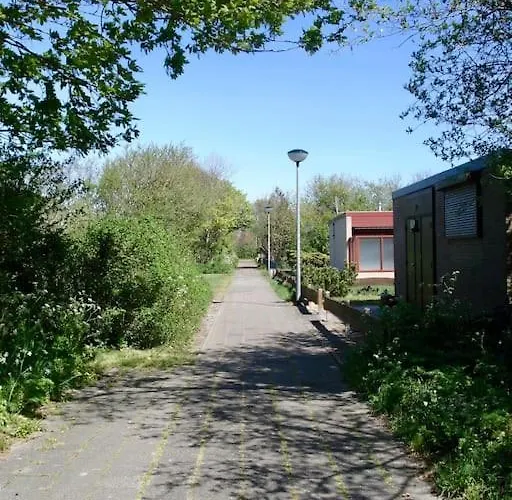 Anna, Strandhuisje Dichtbij Zee & Strand! Apartament *