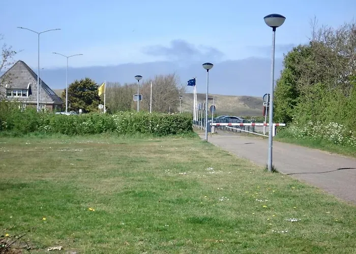 Anna, Strandhuisje Dichtbij Zee & Strand! Apartman *